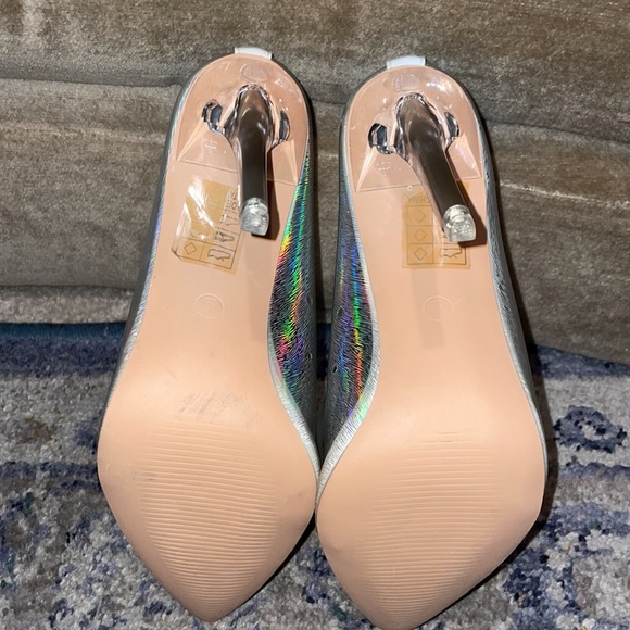 FASHION NOVA IRIDESCENT PUMP - Picture 6 of 9